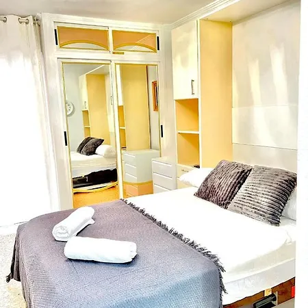 Studio Touristique Iris Apartment