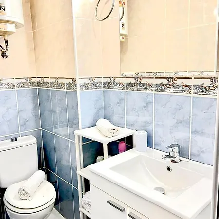 Studio Touristique Iris Apartment *